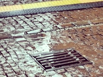 <a title="my caption" href="images/2015dez-12.jpg" rel="lightbox">Mehr Regen</a>