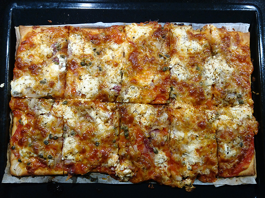 Pizza Schinken Kapern Zwiebeln