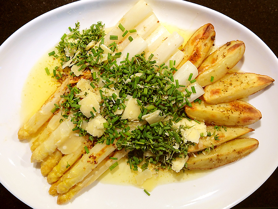 Spargel Kartoffeln Butter Schnittlauch Kresse Parmesan