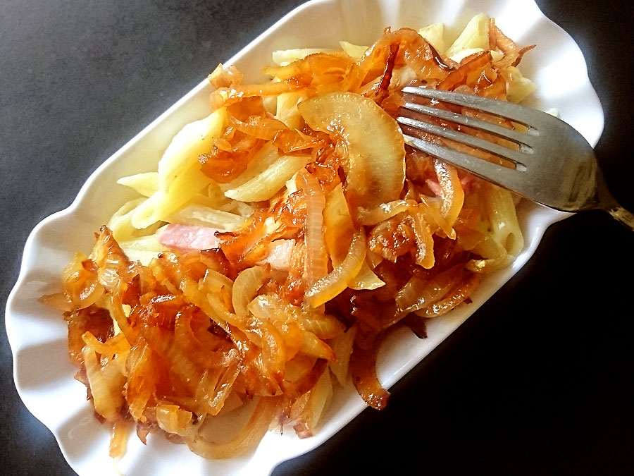Pasta Käse Zwiebeln